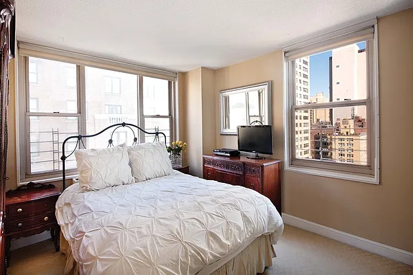 Sold by Stribling | media 16