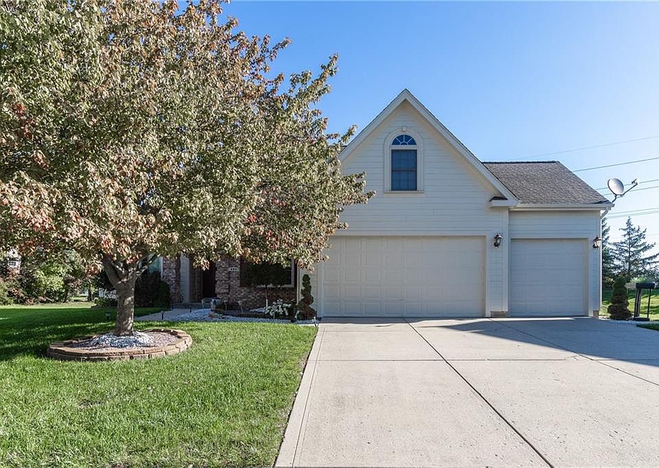 1st image of 484 Autumn Springs Ct