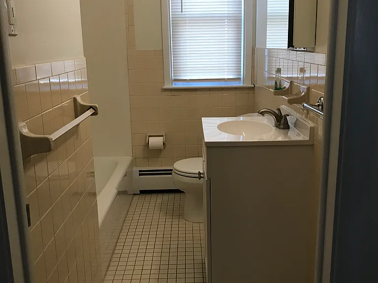 239B Roesch Ave #2 — Photo 7