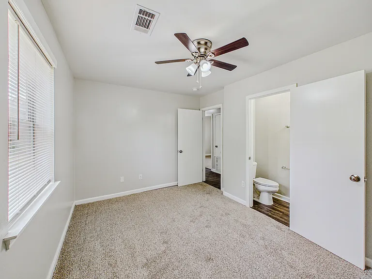 633 Smart St-20_05202026