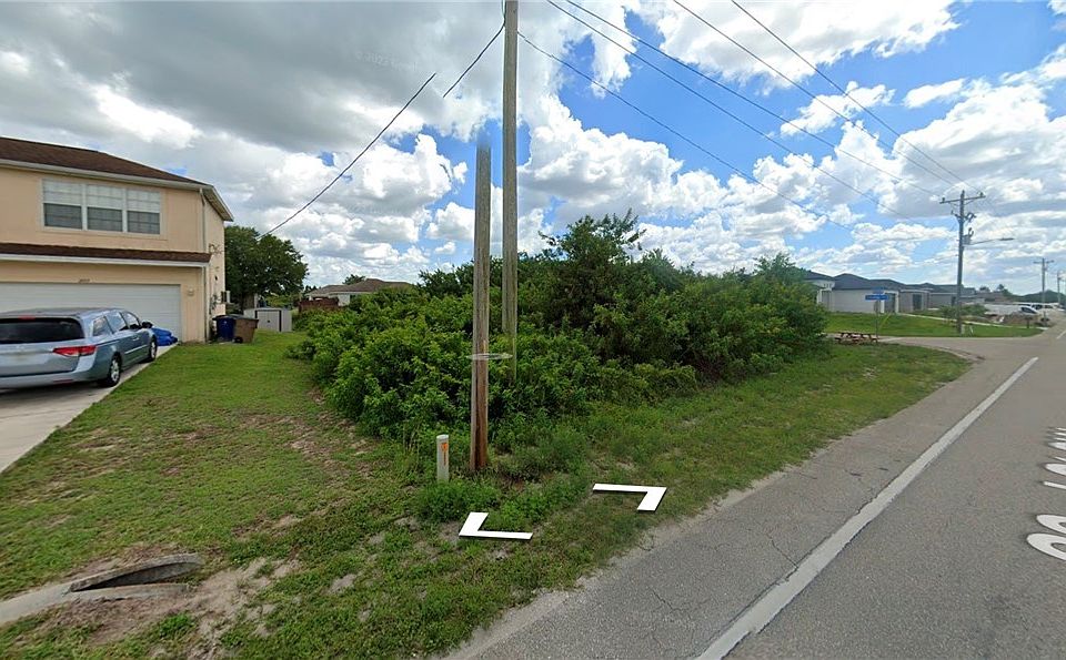 2nd image of 2517 23rd St SW
