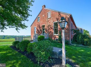 180 Sheep Ln, Millersville, PA 17551