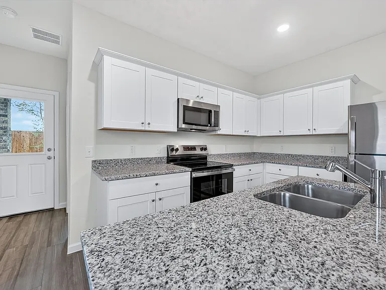 2128 Meadow Park — Photo 8