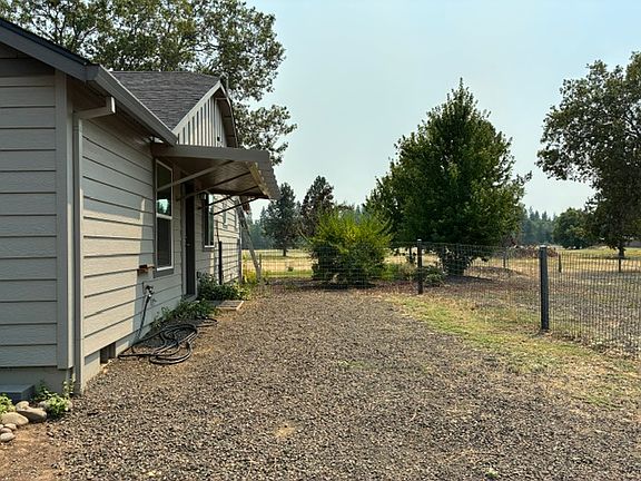 2nd image of 19661 Highway 62