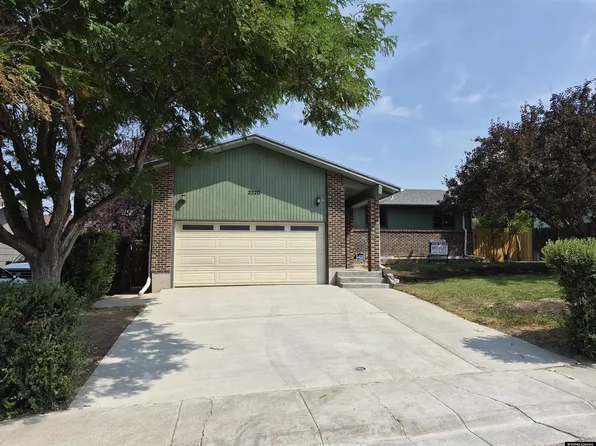 2220 18th St, Casper, WY 82609
