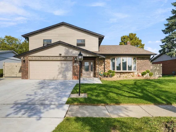 6637 Victoria Dr, Oak Forest, IL 60452