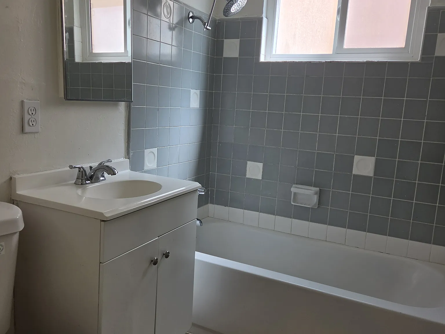 2 bed, 700 sqft, $2,000 — Photo 4
