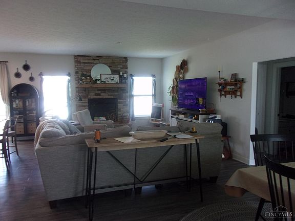 3rd image of 1261 Autumn Ridge Dr