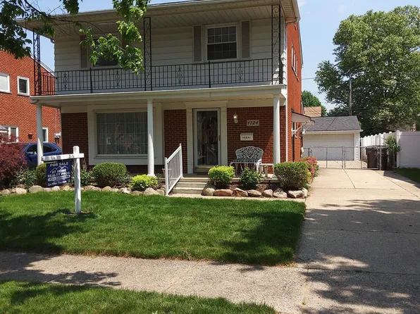 1724 Highview St W, Dearborn, MI 48128