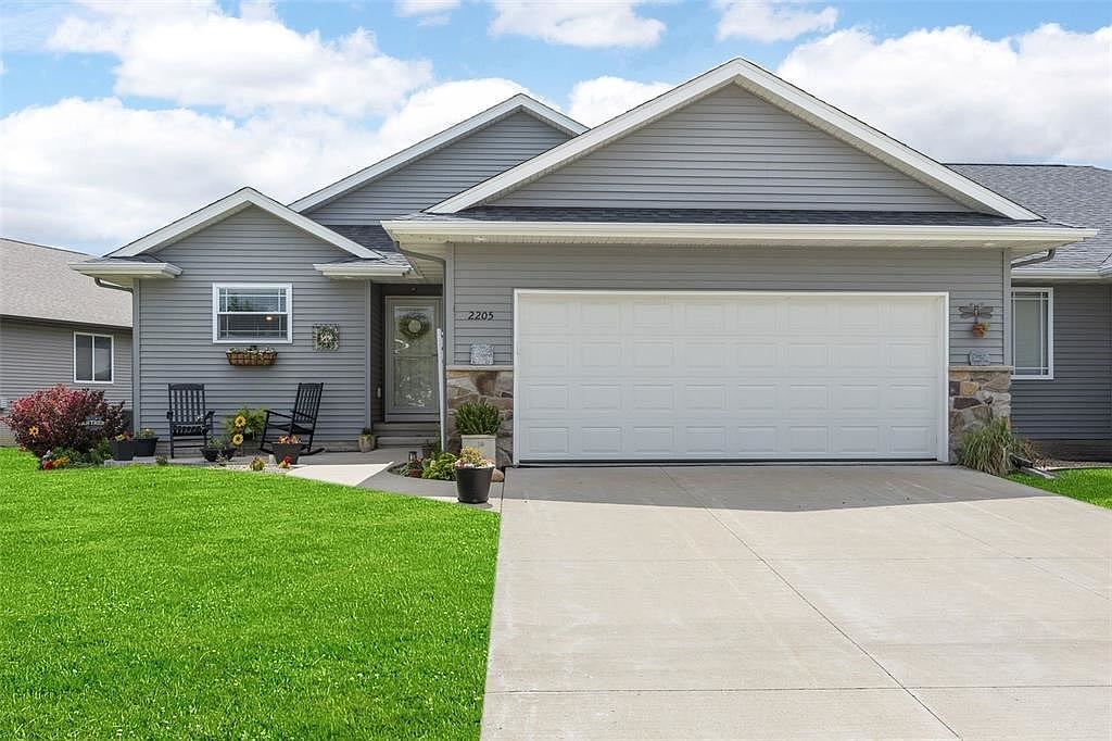 2205 Snapdragon Cir SW, Cedar Rapids, IA 52404 | Zillow