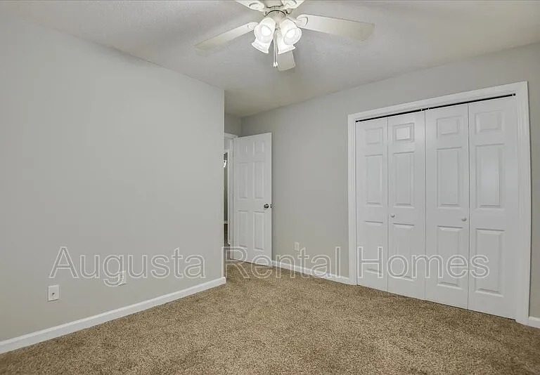 690 Monroe St — Photo 27
