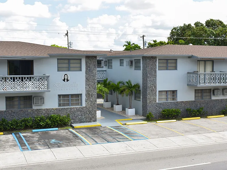 Danielle Apartments — Photo 27