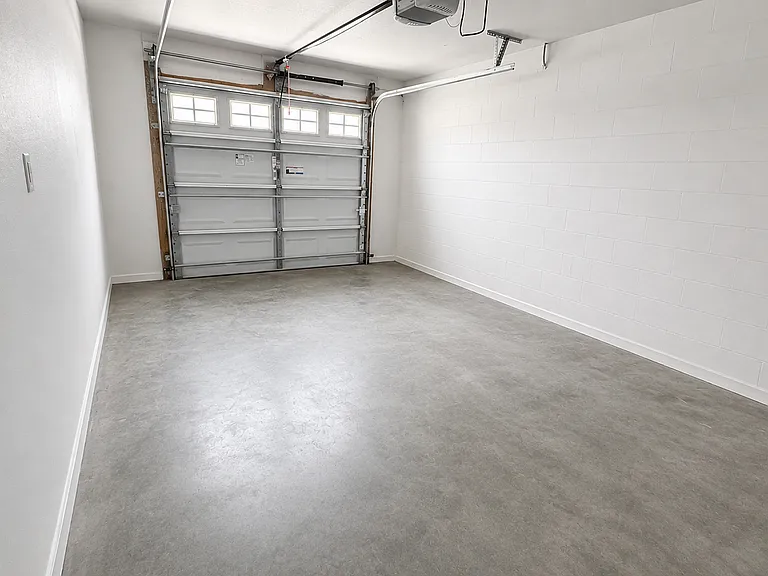 10 W Smith St — Photo 13
