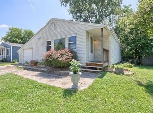 24 Cedar Dr, Pacific, MO 63069