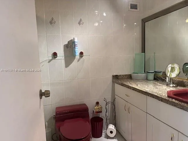 5401 Collins Ave #931 — Photo 17