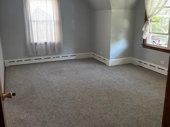 5428 W Sunnyside Ave #2, Chicago, IL 60630