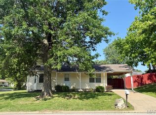 1415 Cinnamon Hills Dr, Saint Charles, MO 63303