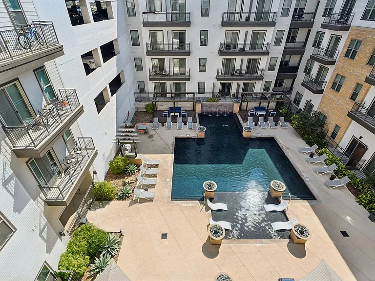 Rivera on Broadway Apartments — Photo 68