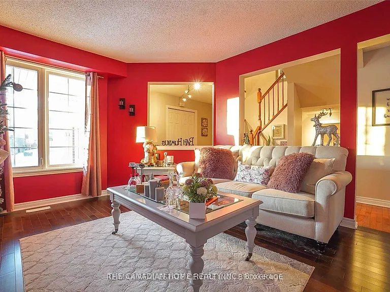 2089 Meadowgate Blvd — Photo 2