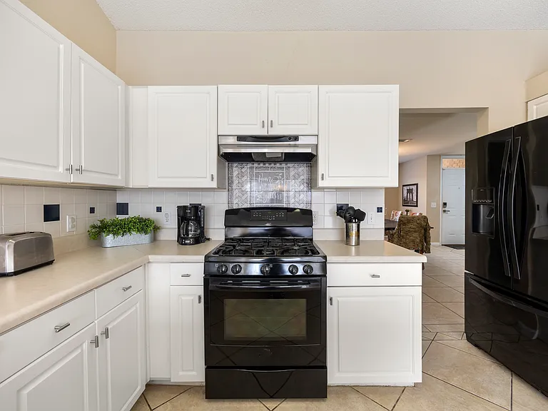 909 Catskill Ln — Photo 20