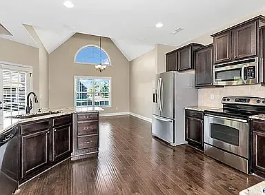 115 Woodmere Ct — Photo 14