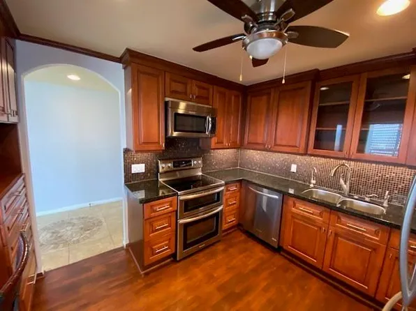 14 Greenway Plz Unit 13R, Houston, TX 77046