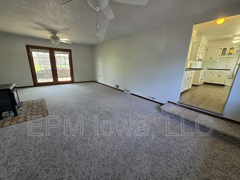 4747 Danbury St NE — Photo 20