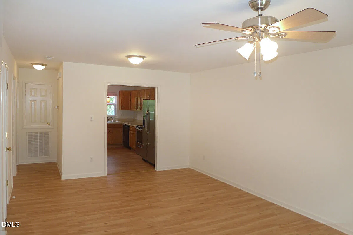 2 bed, 2.0 bath, 800 sqft, $1,900 — Photo 4