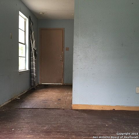 2nd image of 619 Ferris Ave