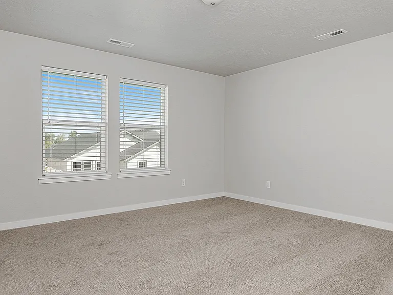 678 E Taper St — Photo 18