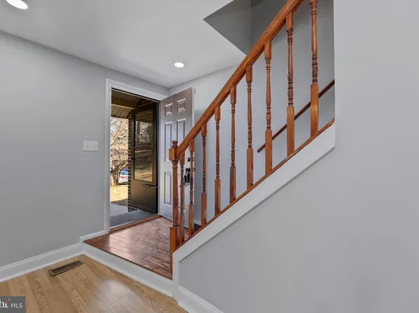 9052 Centerway Rd, Gaithersburg, MD 20879