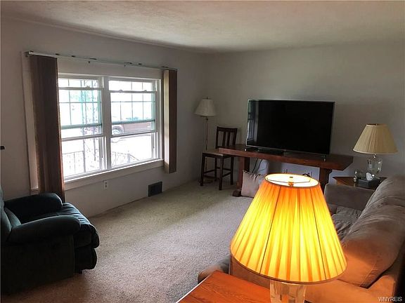 2nd image of 130 Hedley St