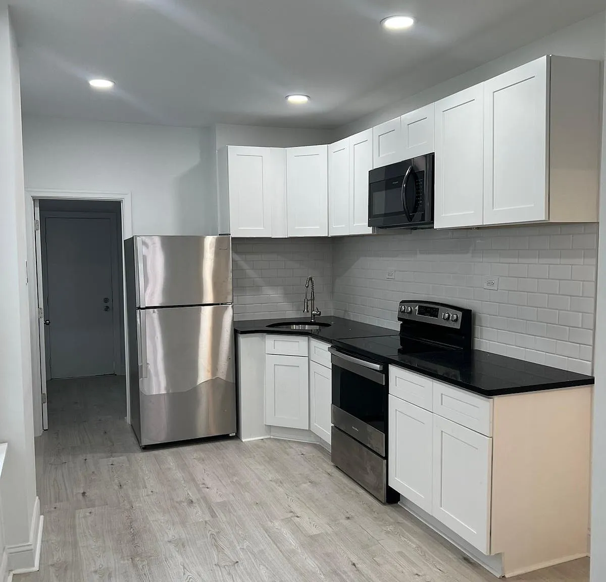 3 bed, 1260 sqft, $1,750 — Photo 2