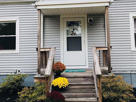4th image of 369 E Lake Ave