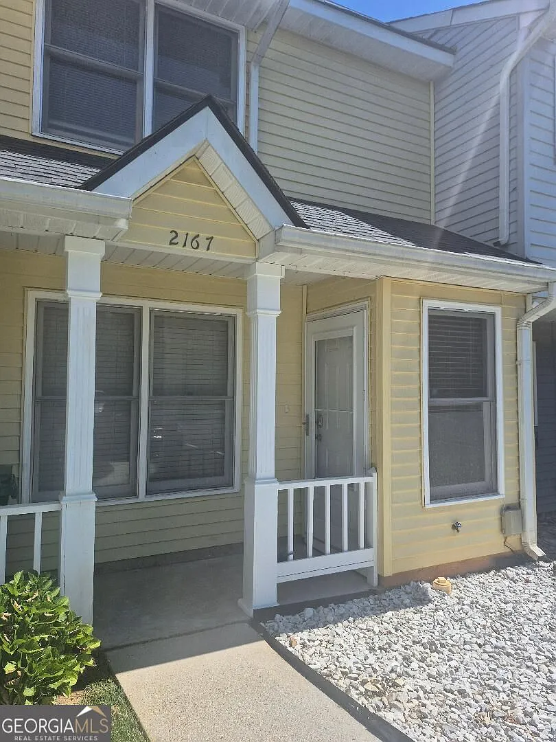2 bed, 1.5 bath, $1,295 — Photo 2