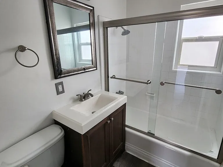 1576 Locust Apts LLC — Photo 9