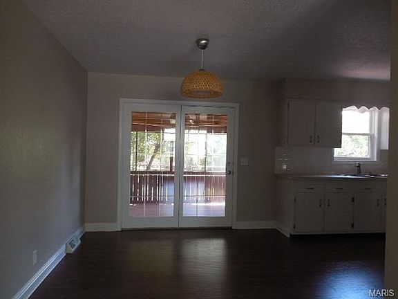 3rd image of 53 Green Acres Dr