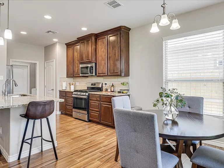 7610 Quartz Dr — Photo 16