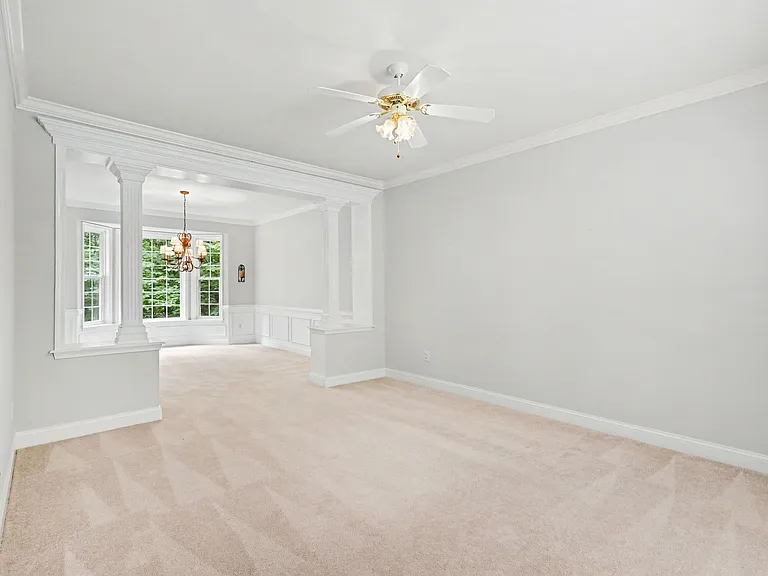 24 Crestwood Ln — Photo 12