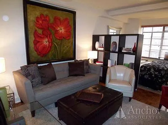 Rented by Anchor Associates | media 10