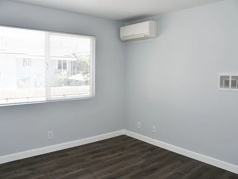 155 N Bitterbush St #B — Photo 20