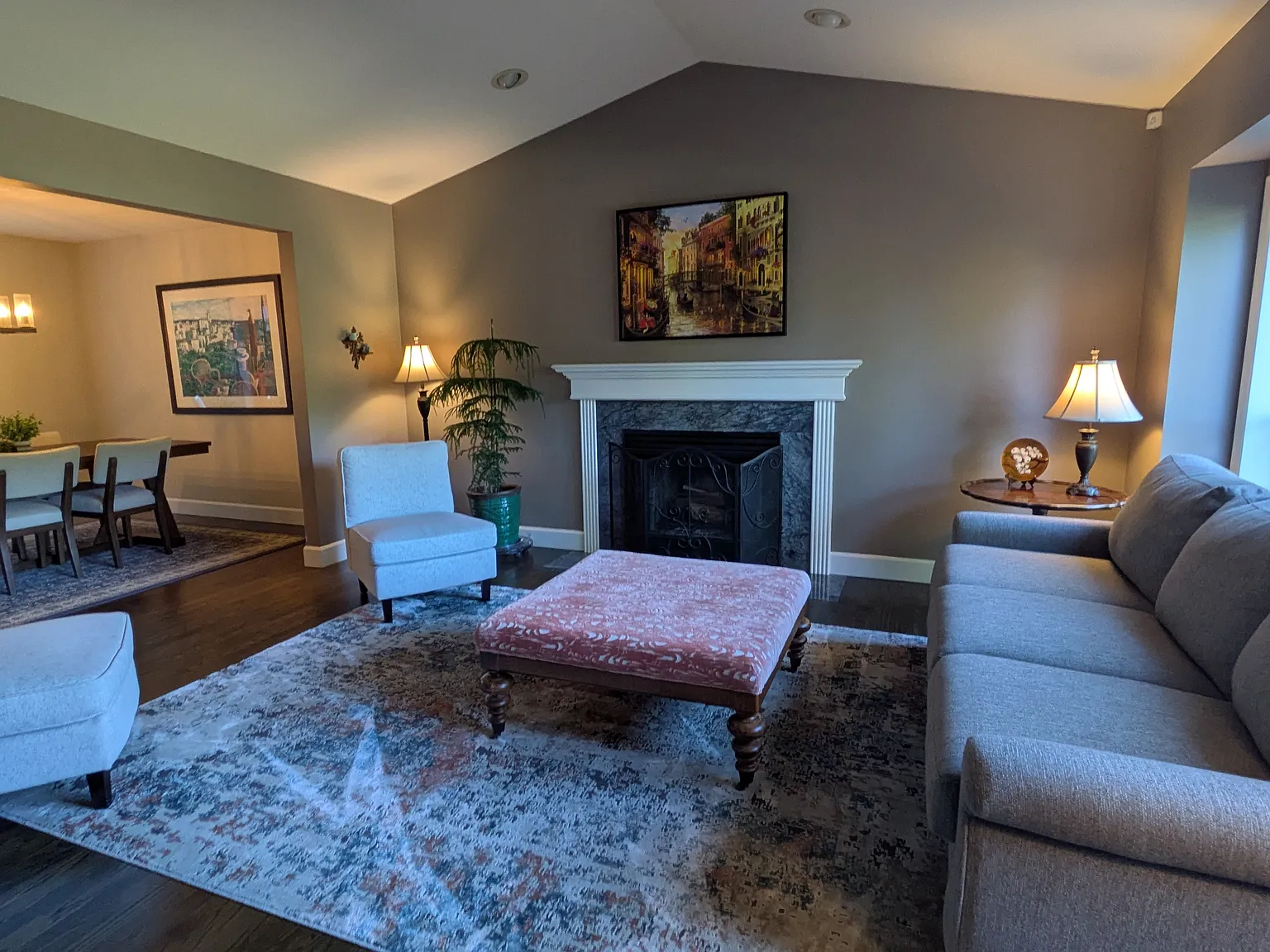 3 bed, 2.5 bath, 2344 sqft, $4,600 — Photo 2