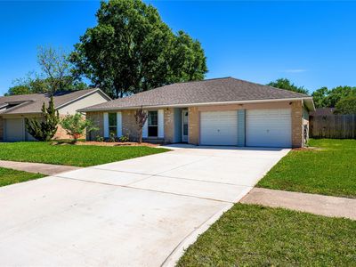 2793 Wood Hollow Drive, League City, TX, 77573