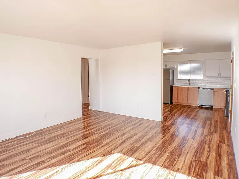 228 Twin Oaks Ave — Photo 9