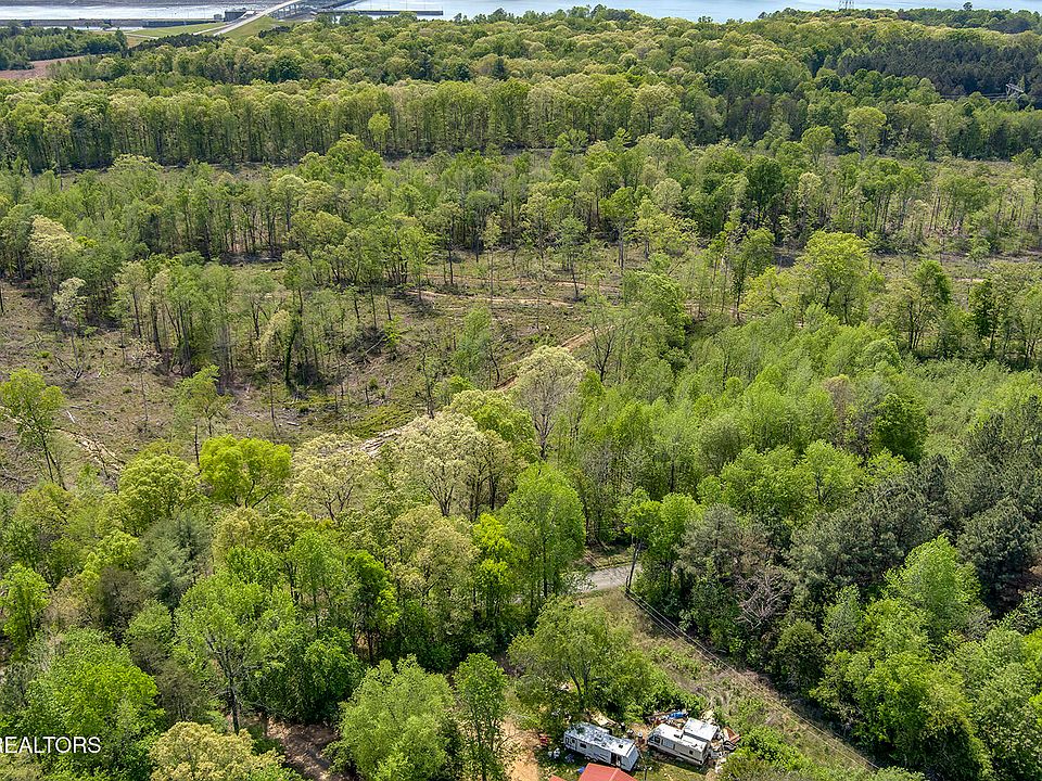 1st image of 645 Oak Grove Rd
