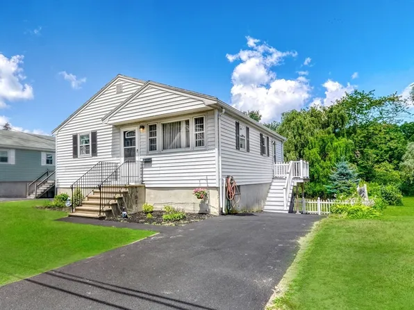 13 Elm St, Reading, MA 01867