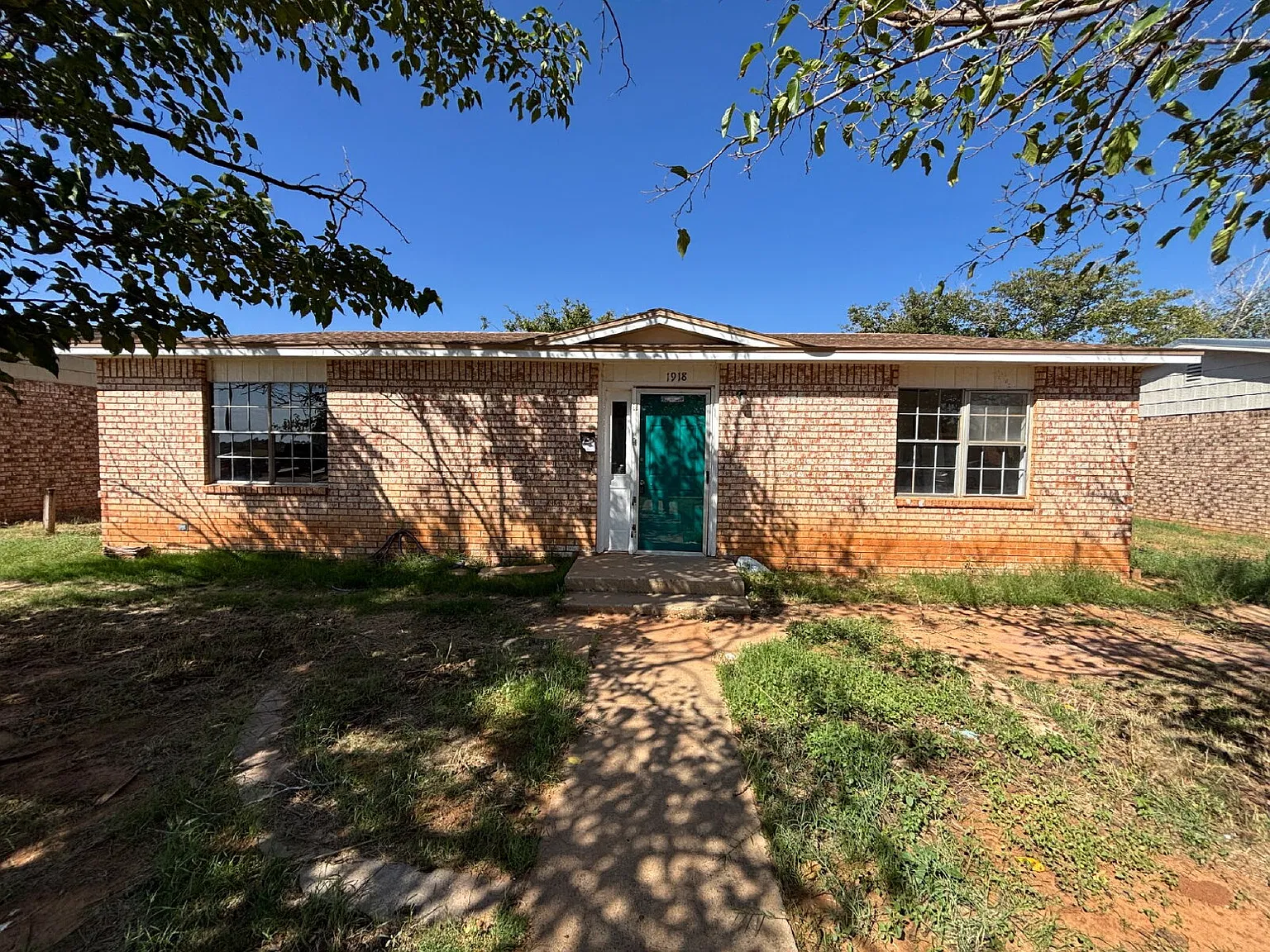3 bed, 2.0 bath, 1312 sqft, $1,400 — Photo 1