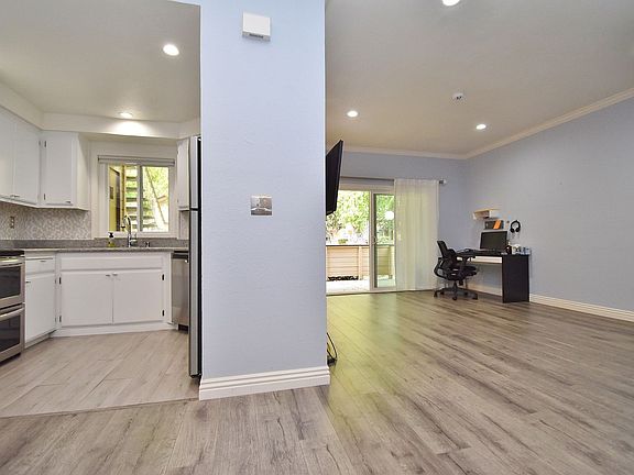 5th image of 6270 Civic Terrace Ave #B