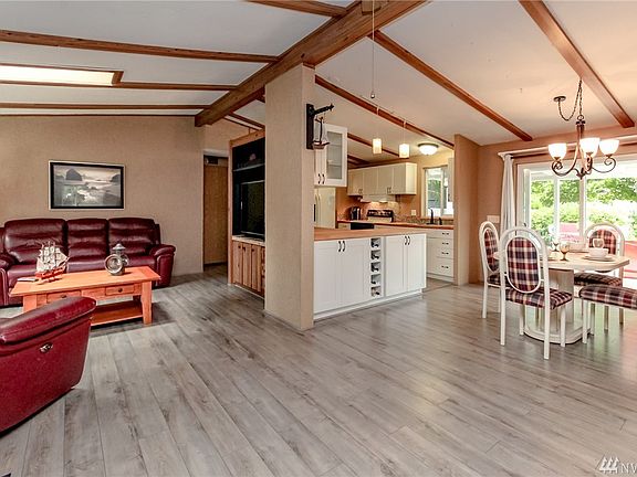3rd image of 11908 241st Avenue Ct E