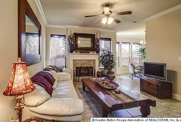 2nd image of 18123 Pinehurst Dr